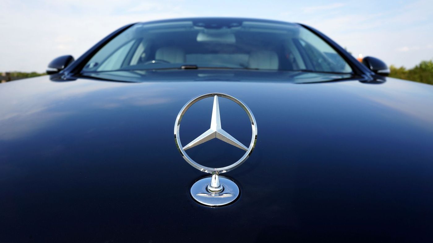 Black Mercedes chauffeur car used for Southampton cruise transfers